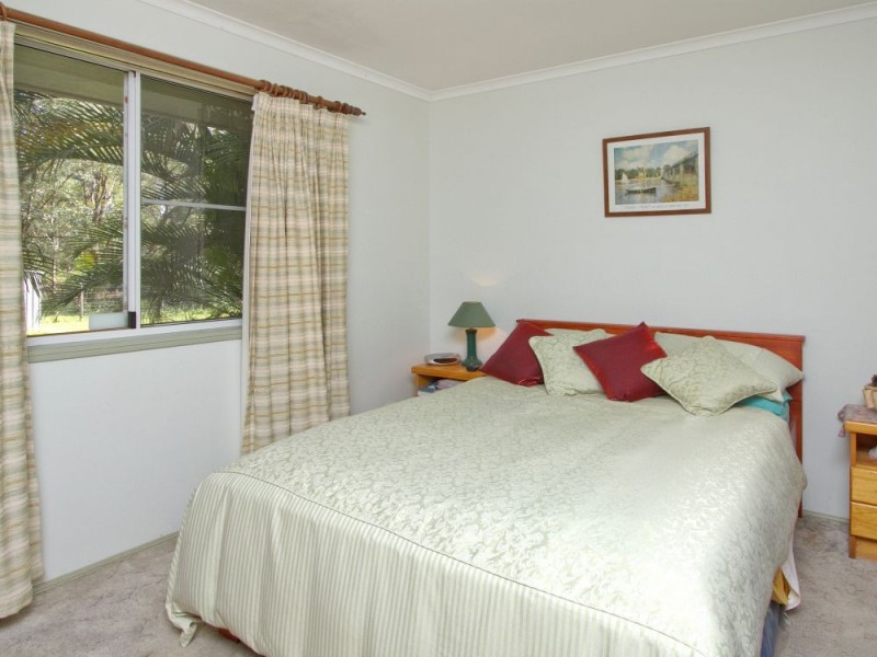 13 Alpha Drive, Glass House Mountains QLD 4518