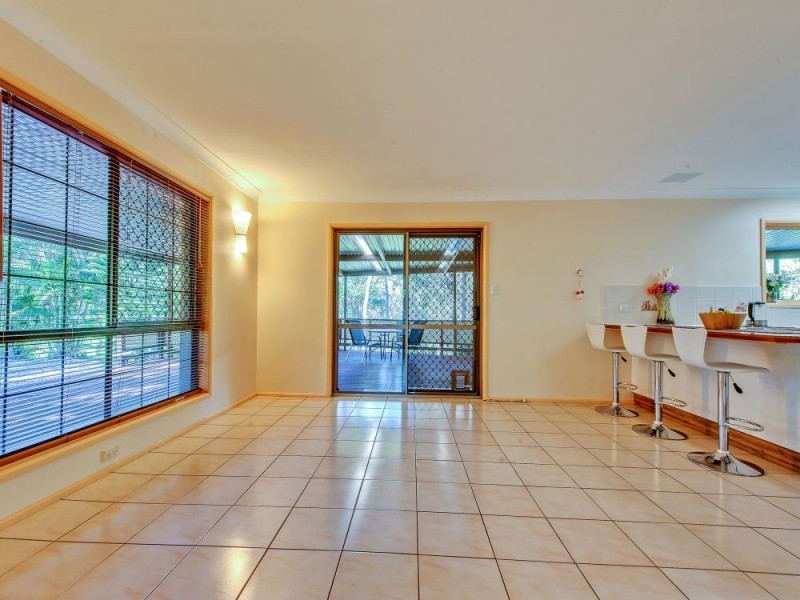 10 Hallett Avenue, Camira QLD 4300