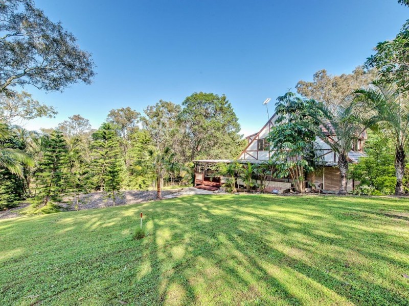 10 Hallett Avenue, Camira QLD 4300