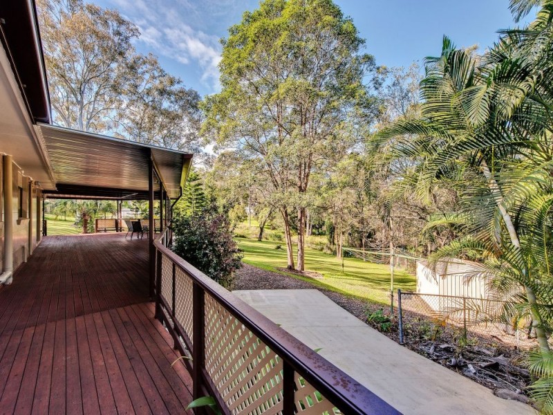 10 Hallett Avenue, Camira QLD 4300