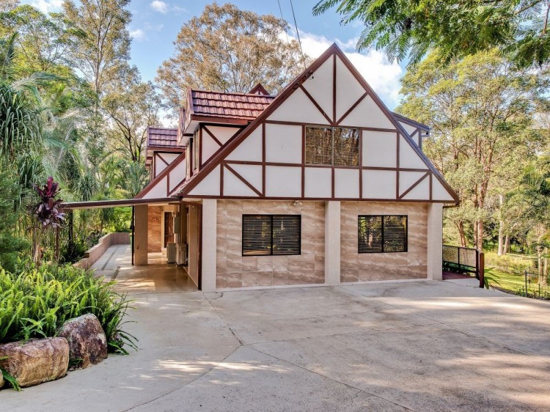 10 Hallett Avenue, Camira QLD 4300