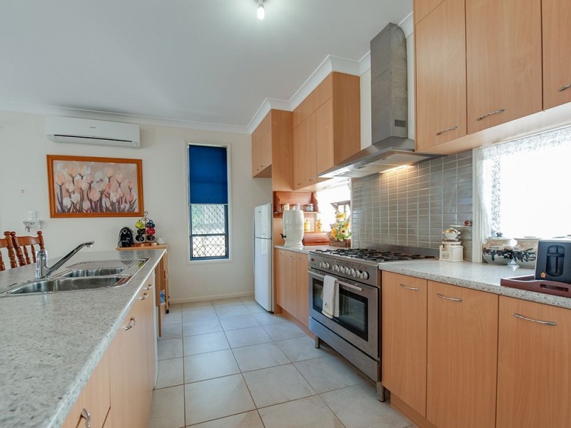 11 Planigale Crescent, North Lakes QLD 4509