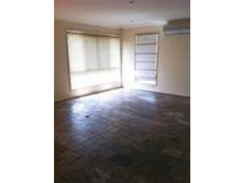 69 Banksia Circuit, Forest Lake QLD 4078