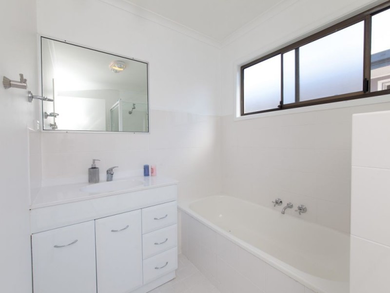 39 Woodville Place, Annerley QLD 4103