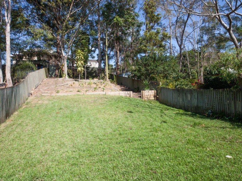 39 Woodville Place, Annerley QLD 4103