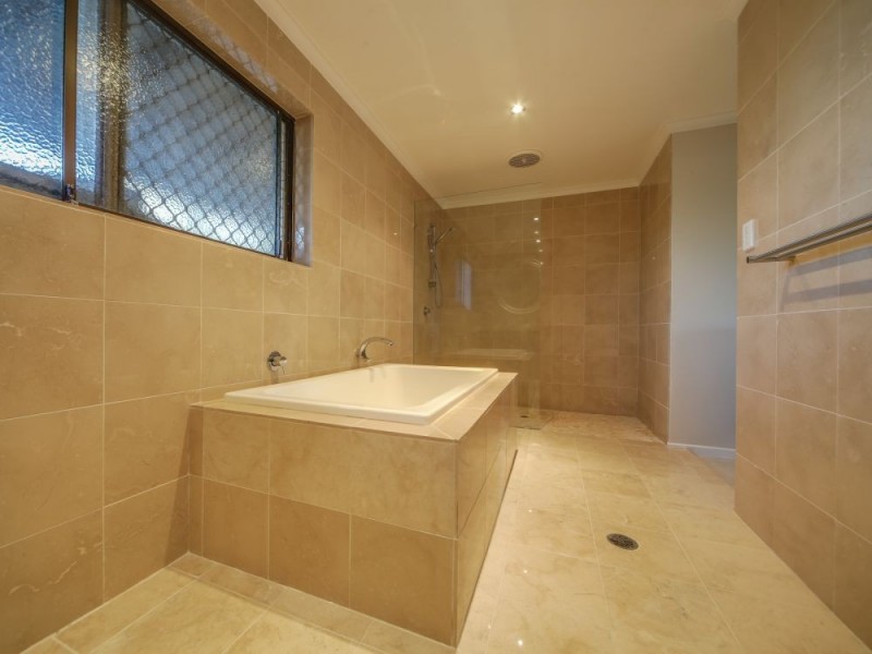 13 Shoe Street, Hope Island QLD 4212