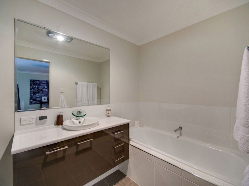 7 Girraween Lane, Fitzgibbon QLD 4018
