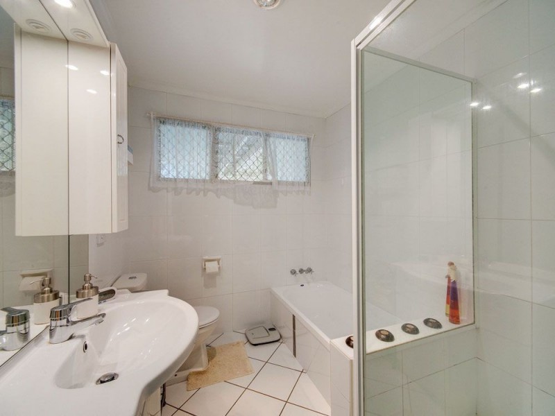 5 Sarina Street, Stafford Heights QLD 4053