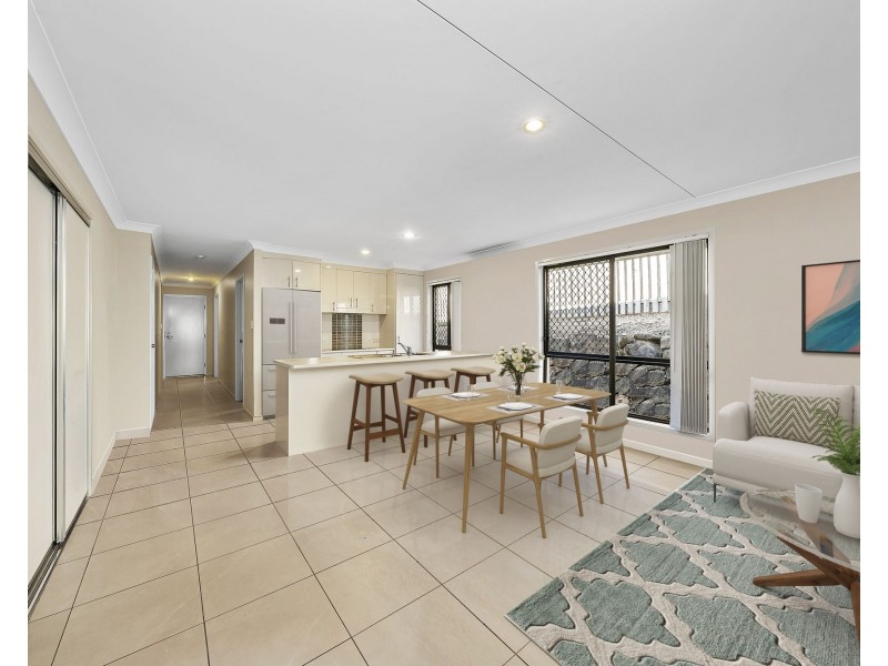 25 Hawkesbury Avenue, Pacific Pines QLD 4211