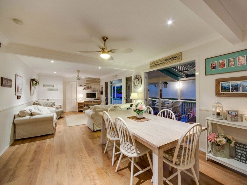 14 Tombondan Crescent, Ferny Hills QLD 4055