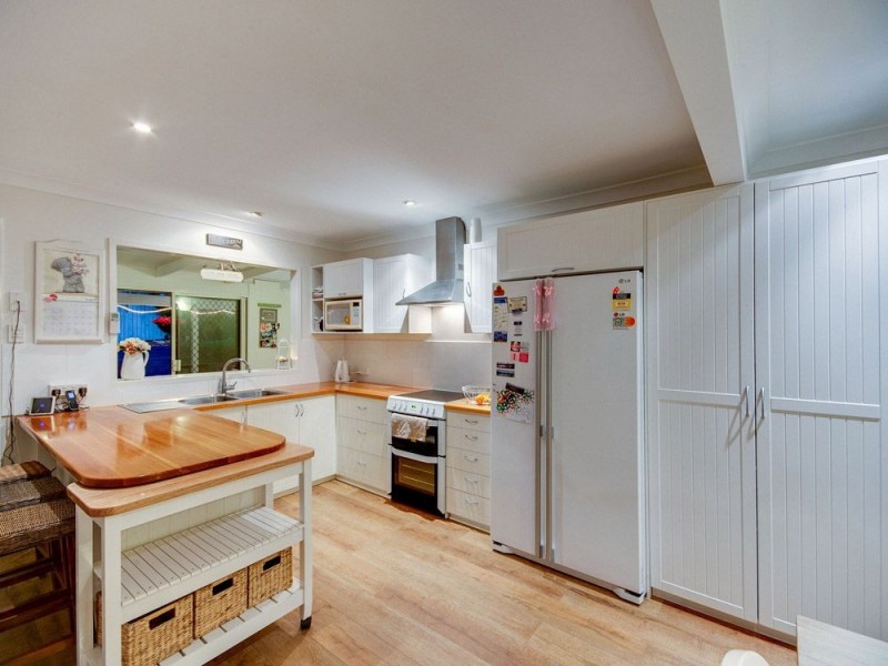 14 Tombondan Crescent, Ferny Hills QLD 4055