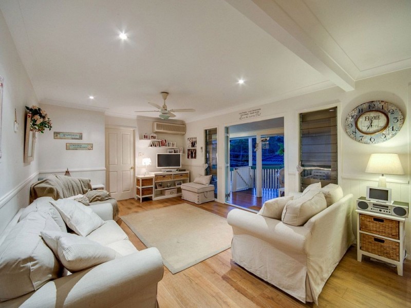 14 Tombondan Crescent, Ferny Hills QLD 4055