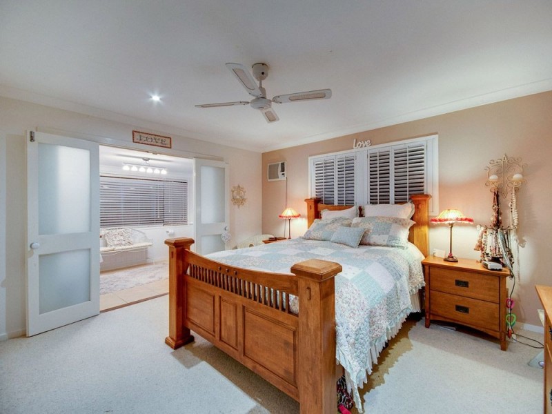 14 Tombondan Crescent, Ferny Hills QLD 4055