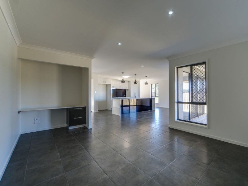 38 Lysterfield Rise, Upper Coomera QLD 4209