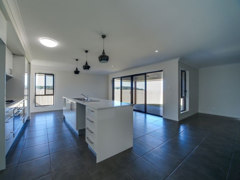 38 Lysterfield Rise, Upper Coomera QLD 4209