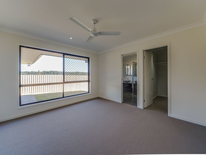 38 Lysterfield Rise, Upper Coomera QLD 4209