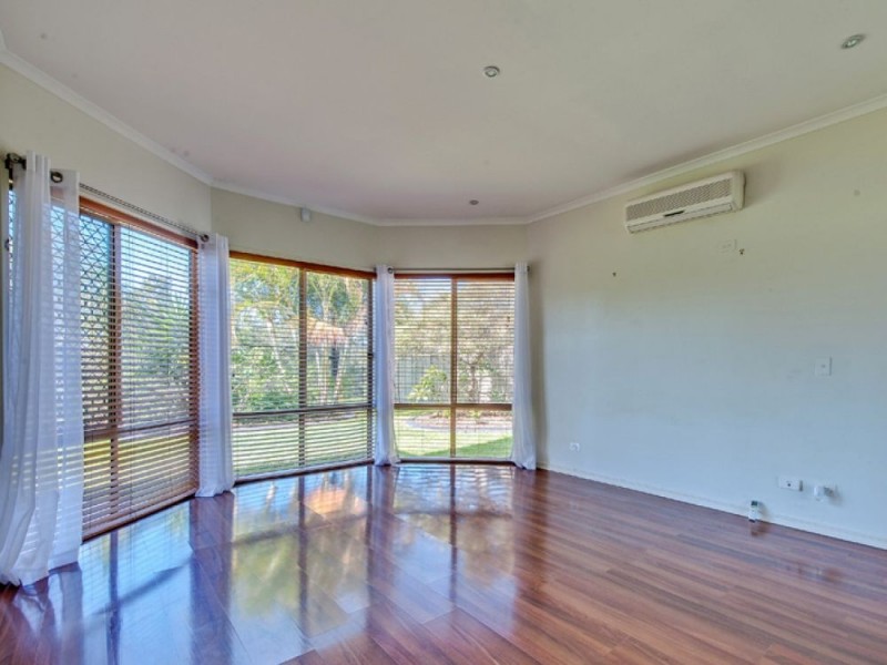 16 Riverside Terrace, Windaroo QLD 4207