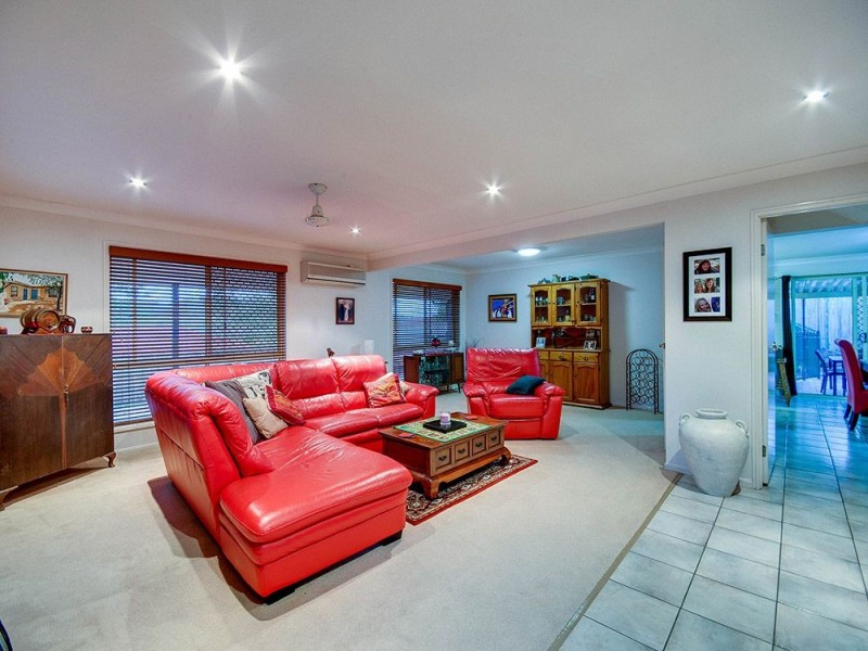 60 Falconglen Place, Ferny Grove QLD 4055