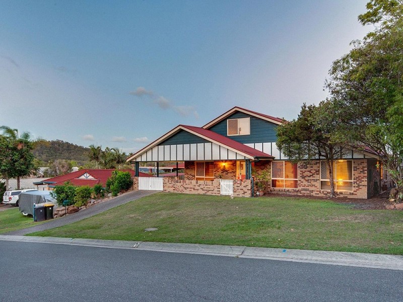 60 Falconglen Place, Ferny Grove QLD 4055