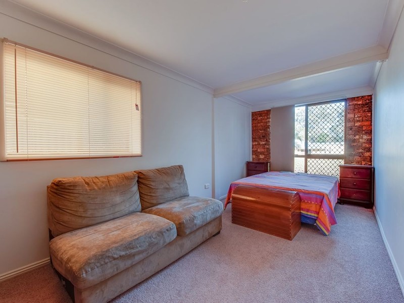 16 James Street, Bundamba QLD 4304