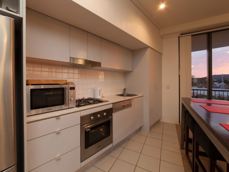 1075/18 Manning Street, Milton QLD 4064