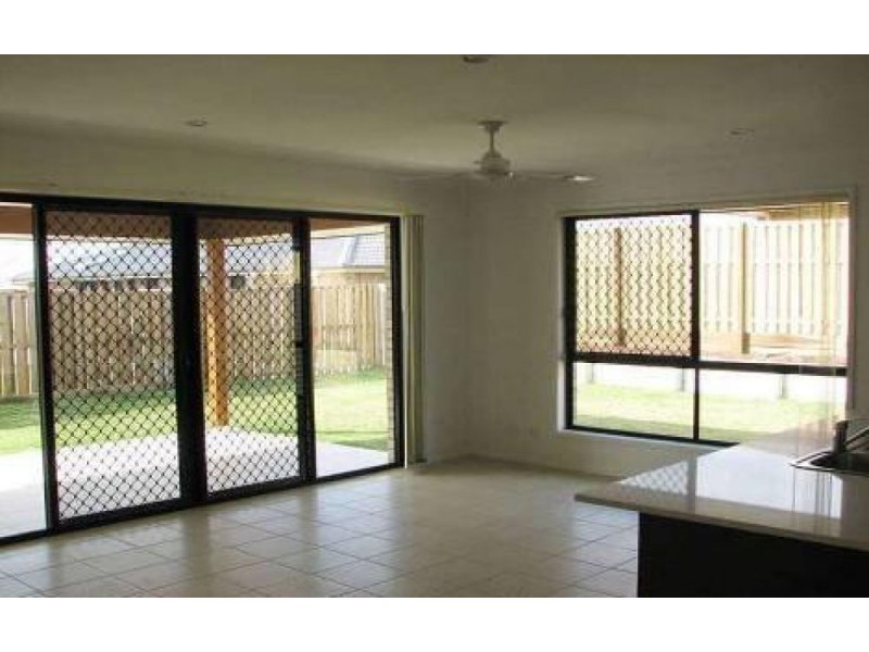 7 Peacherine Circuit, Bellmere QLD 4510