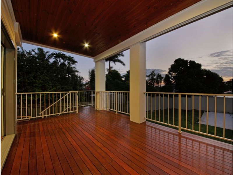 45 Nash Street, Sandgate QLD 4017