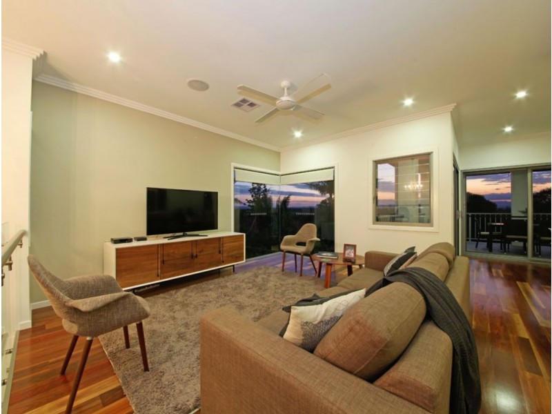 45 Nash Street, Sandgate QLD 4017