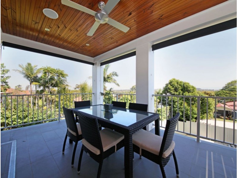 45 Nash Street, Sandgate QLD 4017