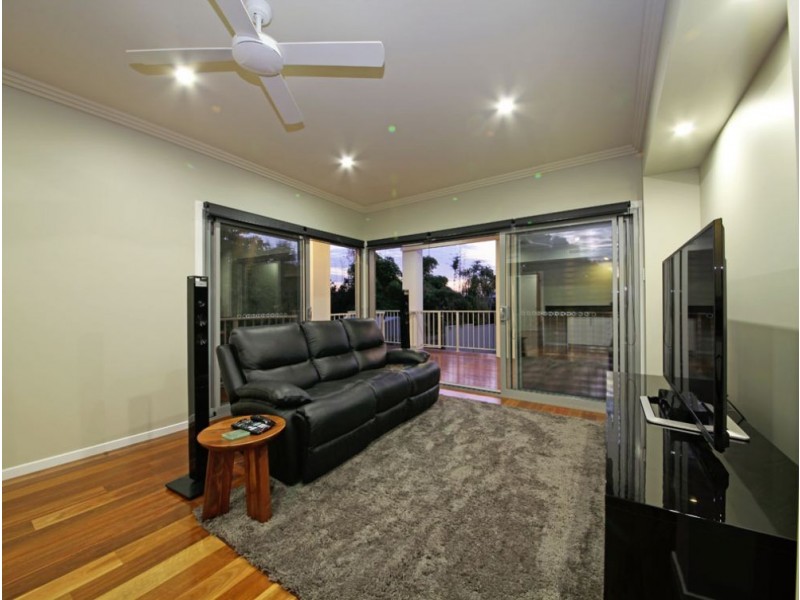 45 Nash Street, Sandgate QLD 4017