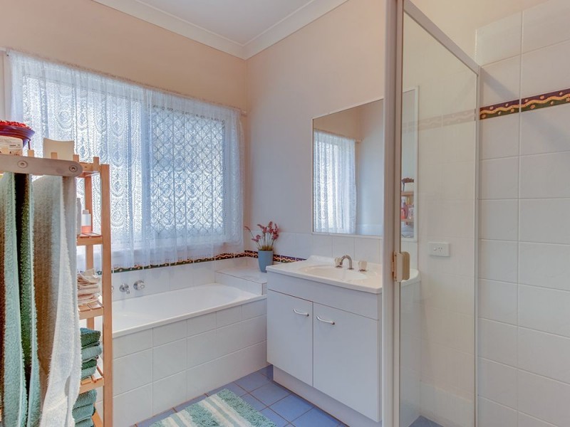 16 Piccadilly Place, Forest Lake QLD 4078