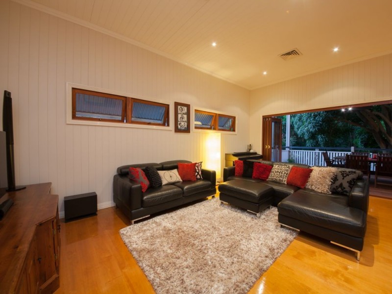 39 Quandong Street, Ashgrove QLD 4060