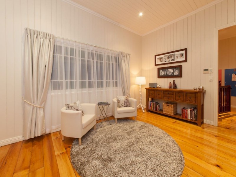 39 Quandong Street, Ashgrove QLD 4060