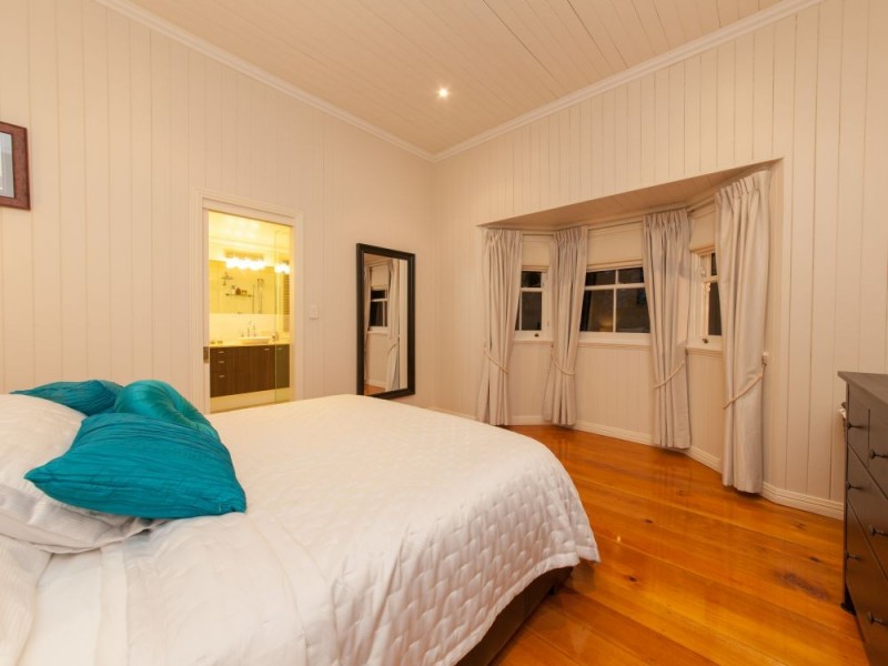 39 Quandong Street, Ashgrove QLD 4060