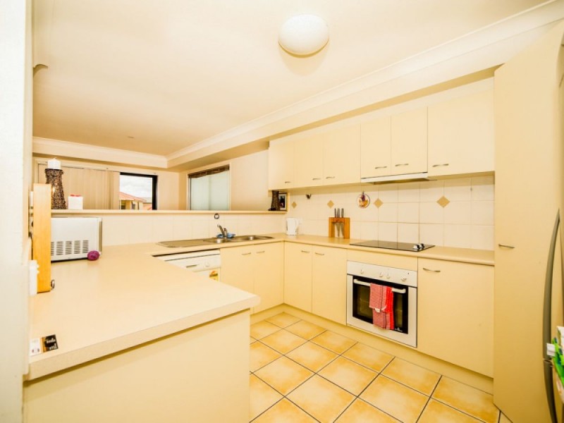 2/86 Kincaid Drive, Highland Park QLD 4211