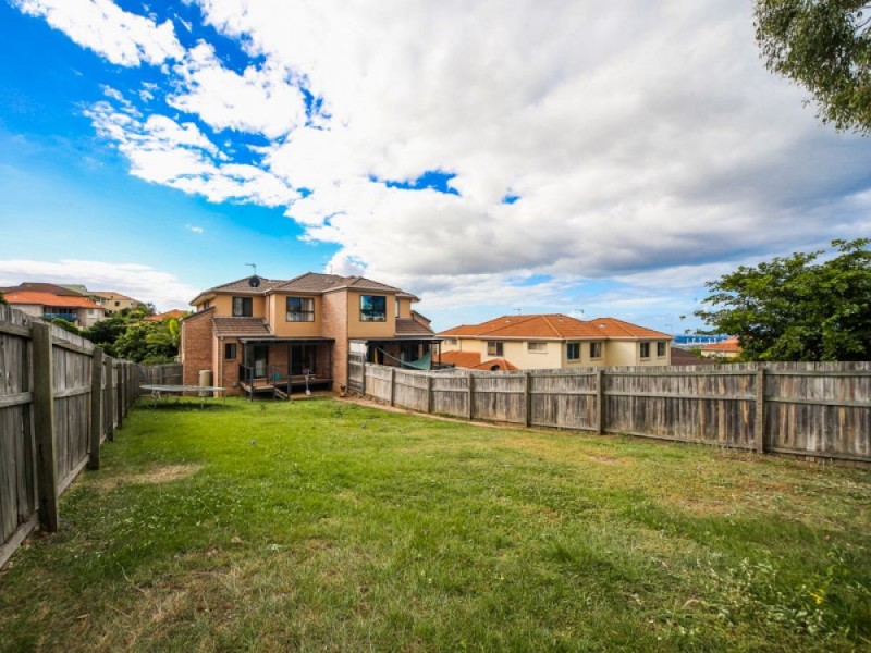 2/86 Kincaid Drive, Highland Park QLD 4211