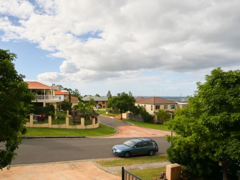2/86 Kincaid Drive, Highland Park QLD 4211