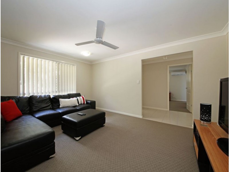 12 Dorothy Street, Narangba QLD 4504
