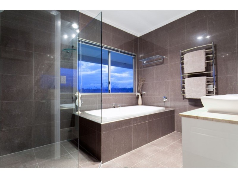 101 Brisbane Corso, Fairfield QLD 4103