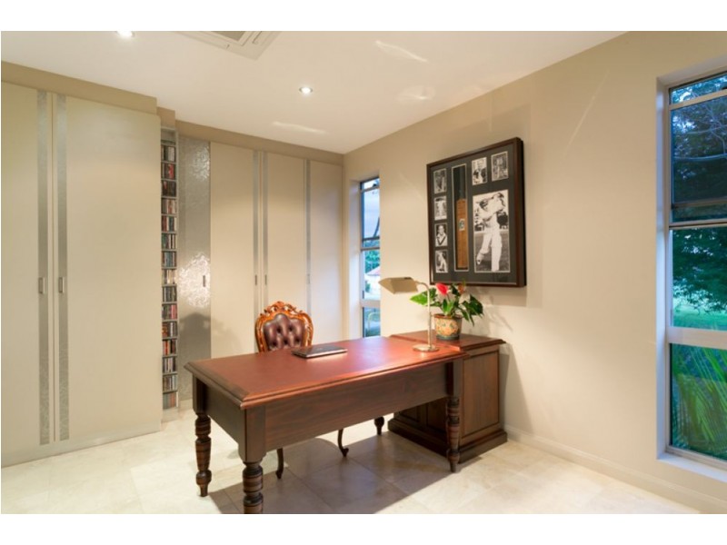 101 Brisbane Corso, Fairfield QLD 4103