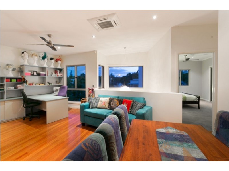 101 Brisbane Corso, Fairfield QLD 4103