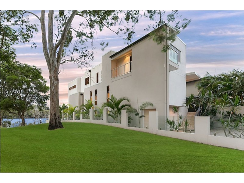 101 Brisbane Corso, Fairfield QLD 4103