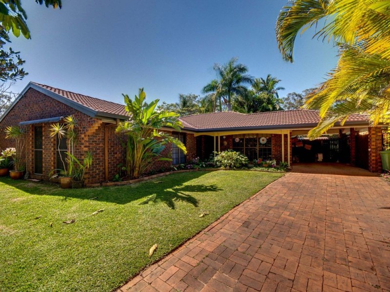 15 Barrine Court, Petrie QLD 4502