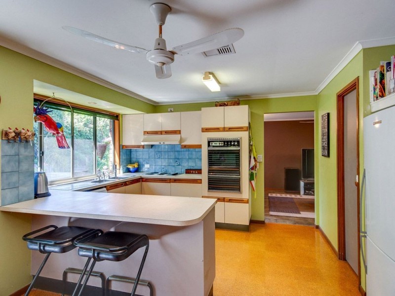 15 Barrine Court, Petrie QLD 4502