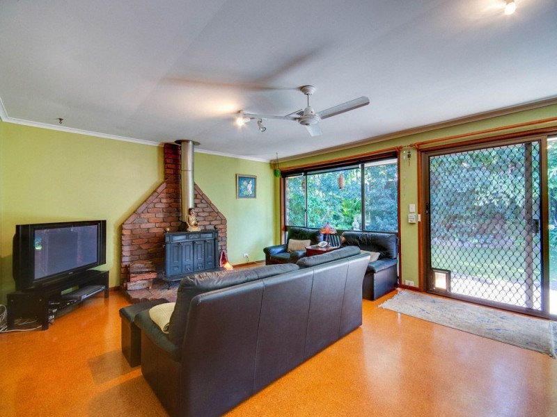 15 Barrine Court, Petrie QLD 4502