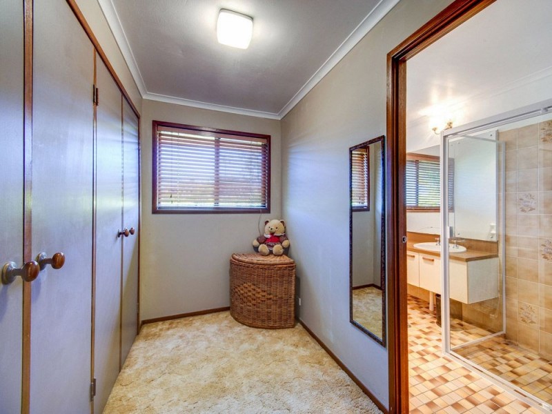 15 Barrine Court, Petrie QLD 4502