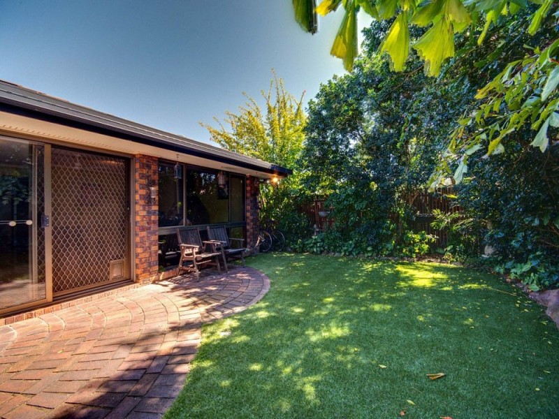 15 Barrine Court, Petrie QLD 4502