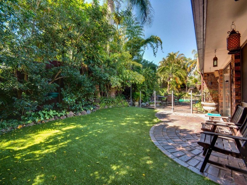 15 Barrine Court, Petrie QLD 4502