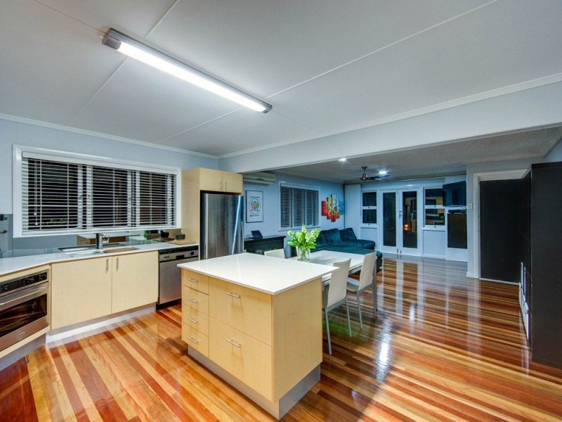 69 Yanderra Avenue, Arana Hills QLD 4054