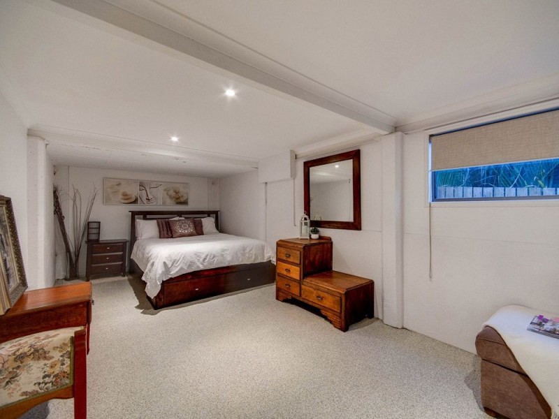 69 Yanderra Avenue, Arana Hills QLD 4054